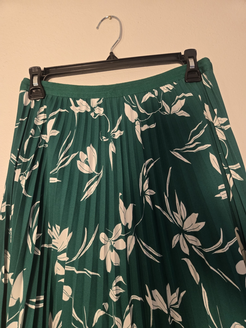 Banana Republic Kelly Green Floral Pleated Midi Skirt Side Zip - Picture 3 of 4